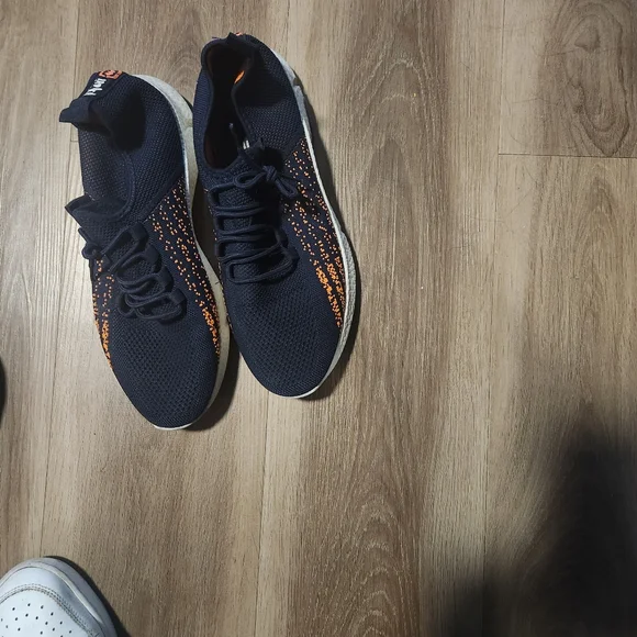 Shoes - Picture 5 of 11